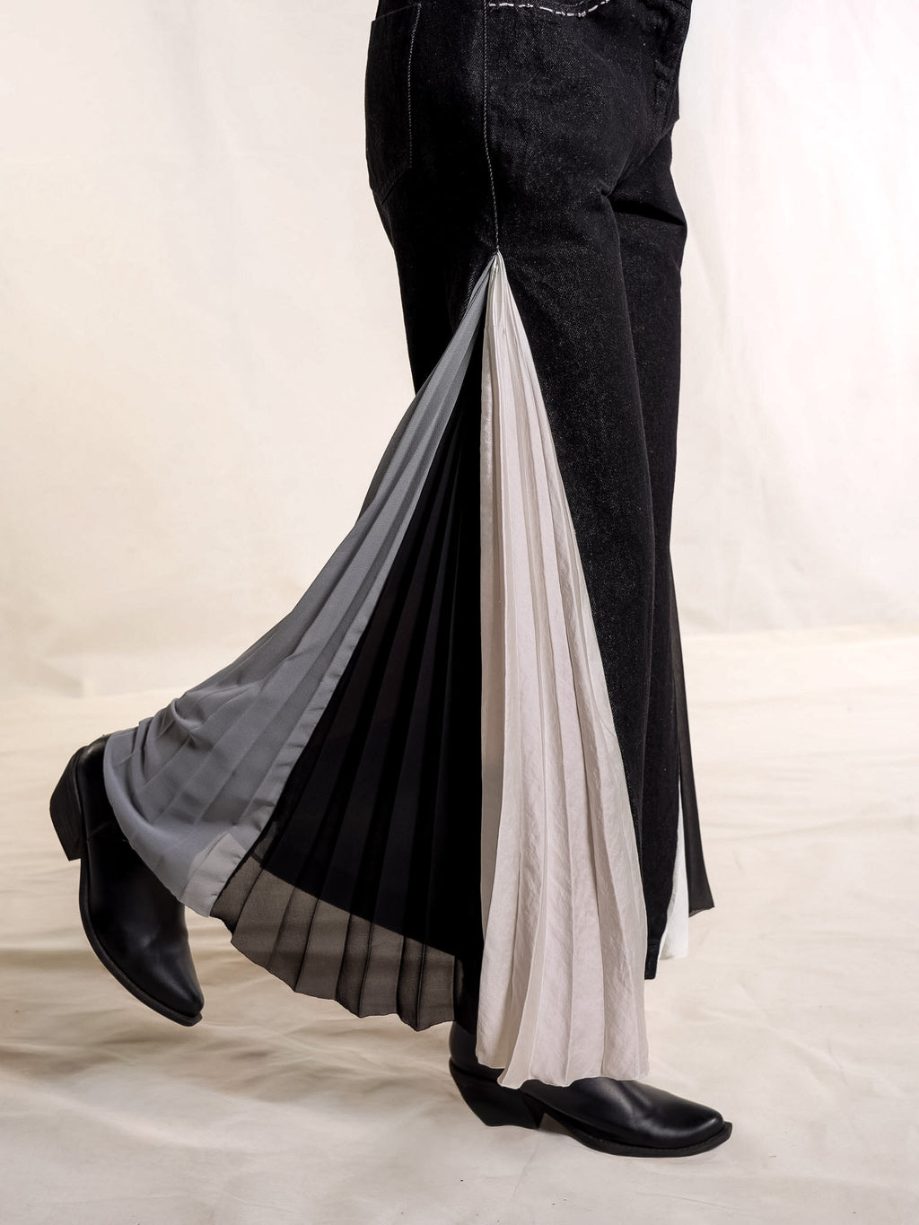 Flow Pleated Pants