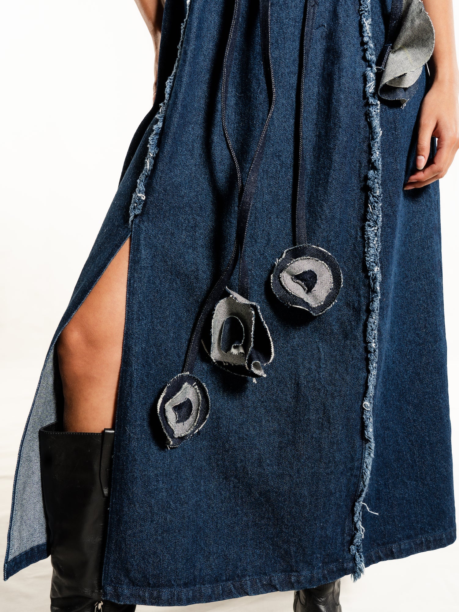 Off bloom Denim dress