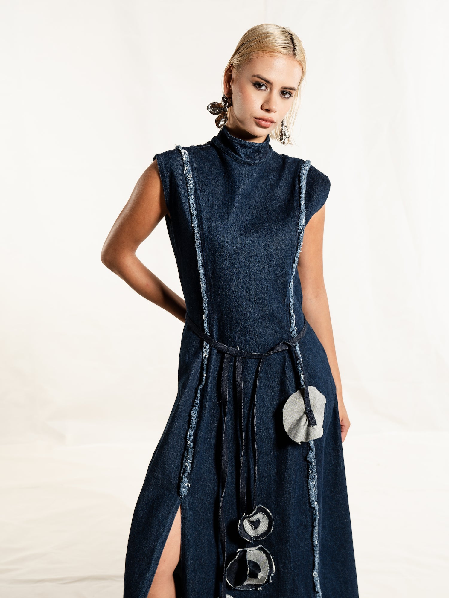 Off bloom Denim dress